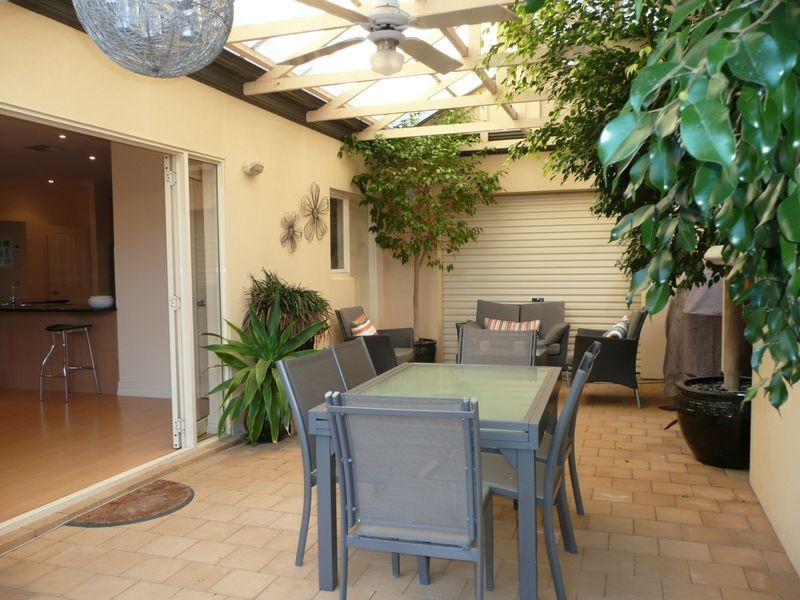 2 Orana Avenue, Glenelg North SA 5045