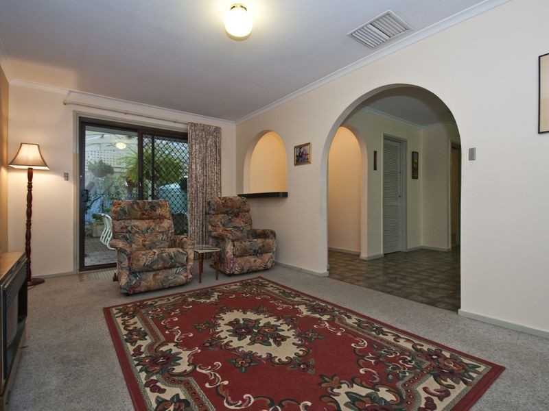 15 St Martins Court, Woodcroft SA 5162