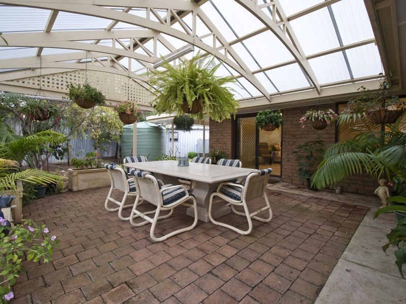 15 St Martins Court, Woodcroft SA 5162