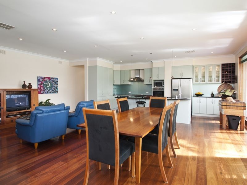 18 Wattle Avenue, Hove SA 5048