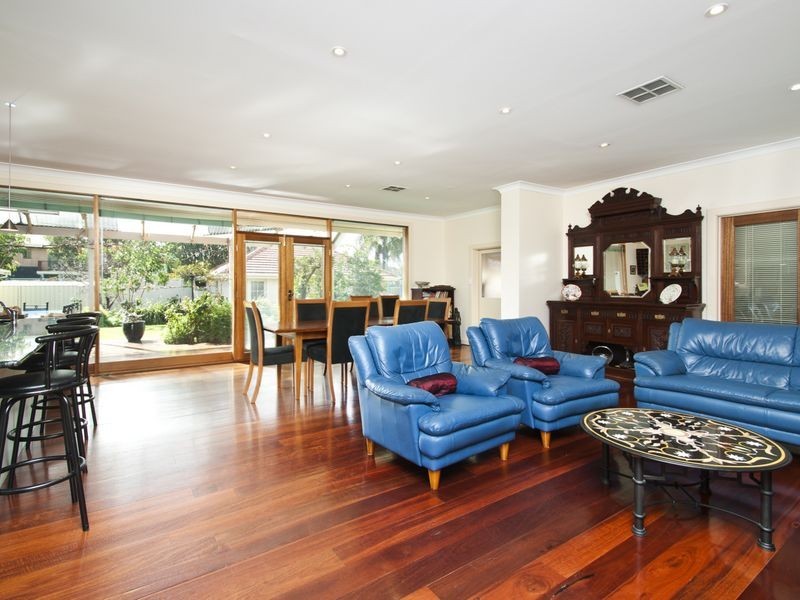 18 Wattle Avenue, Hove SA 5048