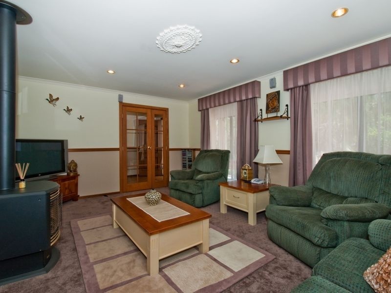 15 Planters Drive, Hallett Cove SA 5158