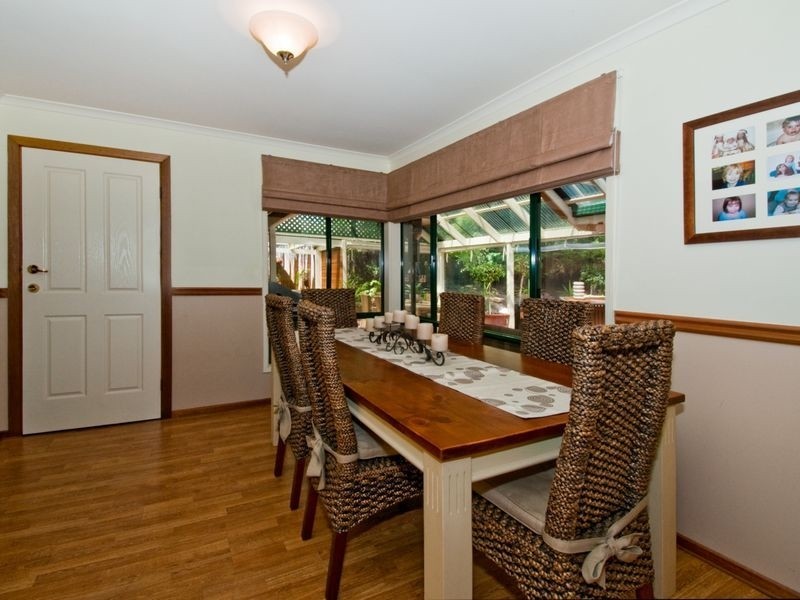 15 Planters Drive, Hallett Cove SA 5158