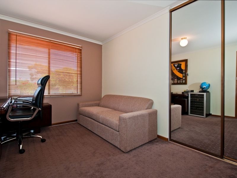 15 Planters Drive, Hallett Cove SA 5158