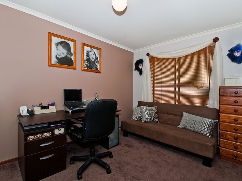 15 Planters Drive, Hallett Cove SA 5158