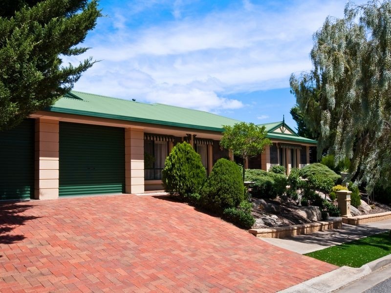 15 Planters Drive, Hallett Cove SA 5158