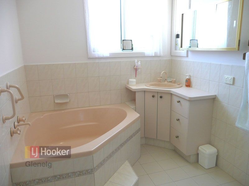 2 Grandview Court, Aberfoyle Park SA 5159