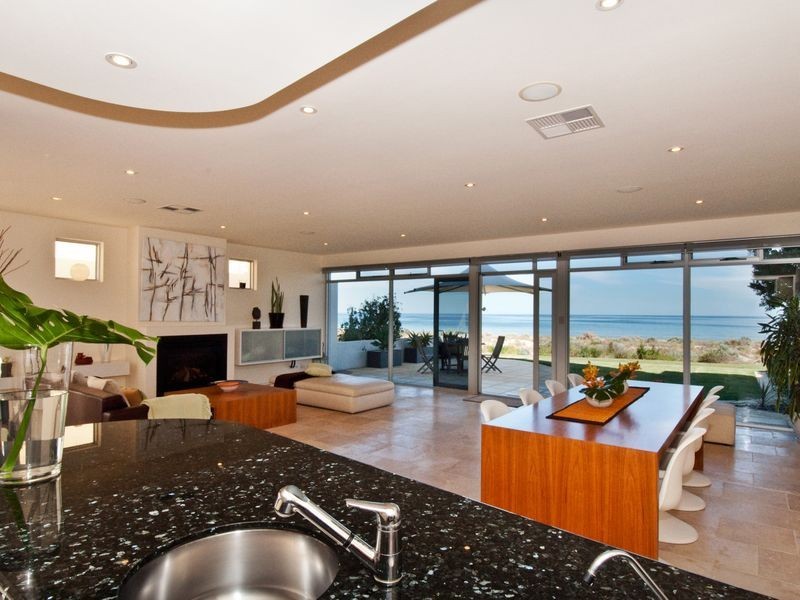 17 Seaview Road, Tennyson SA 5022