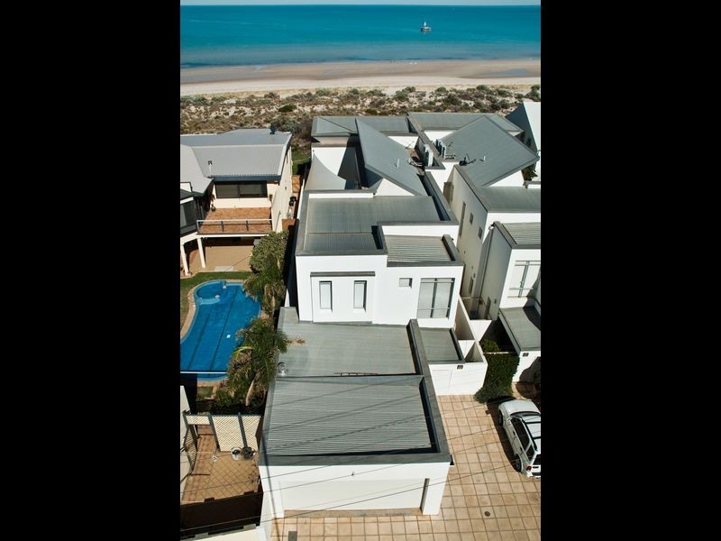 17 Seaview Road, Tennyson SA 5022