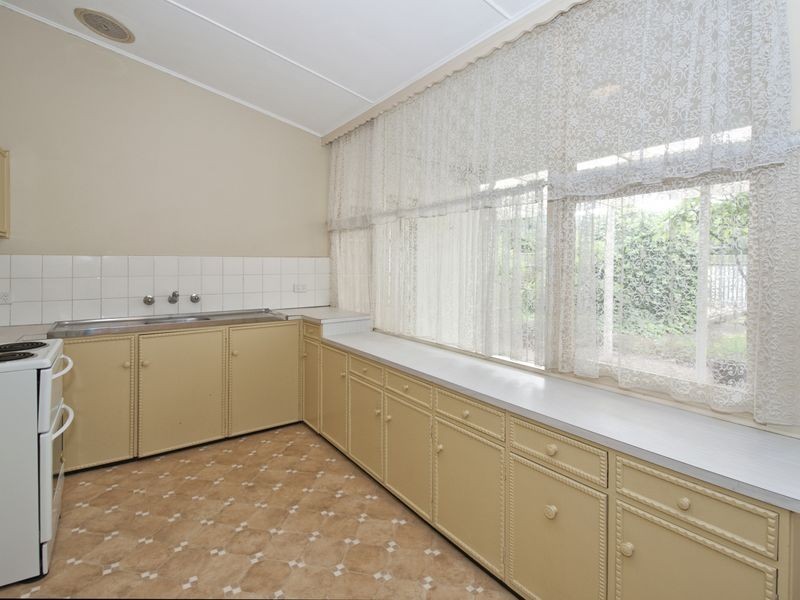 27 Stonehouse Avenue, Camden Park SA 5038