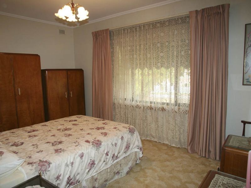 1 Lucerne Grove, Findon SA 5023