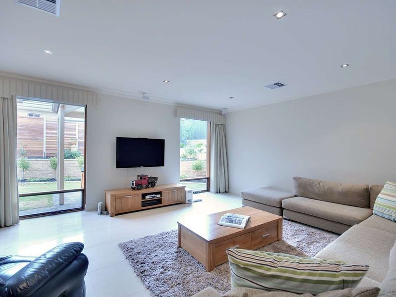 2 Sugar Court, Flagstaff Hill SA 5159