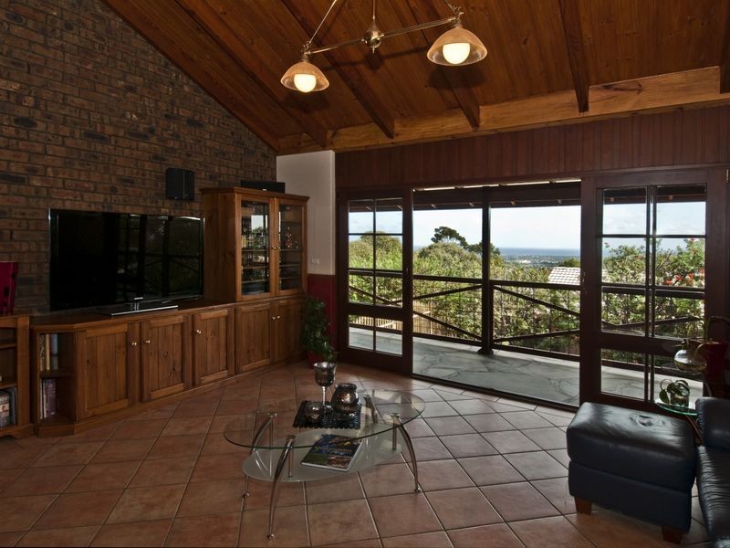 40 Highland Drive, Bellevue Heights SA 5050