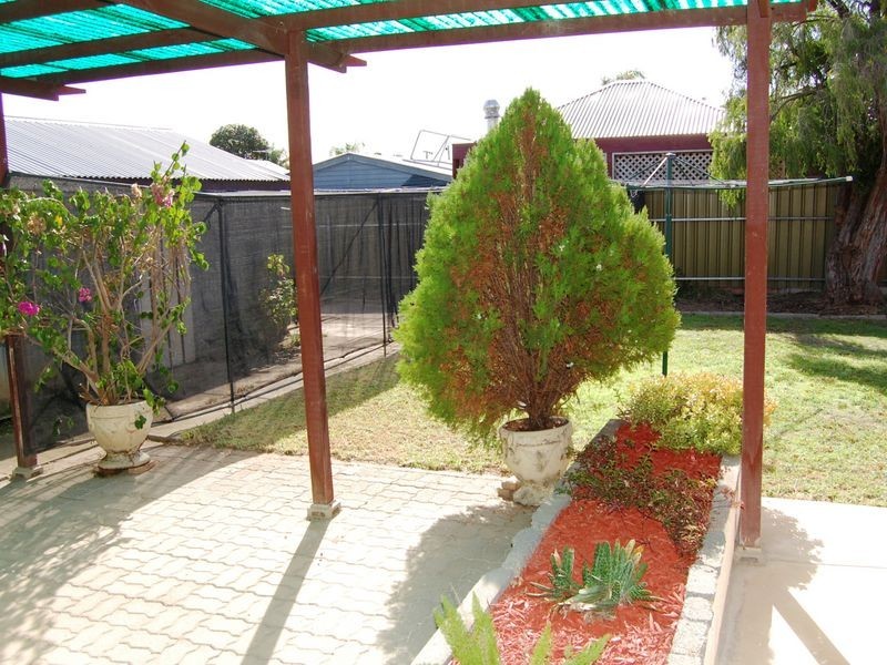 28 Pildappa Avenue, Park Holme SA 5043