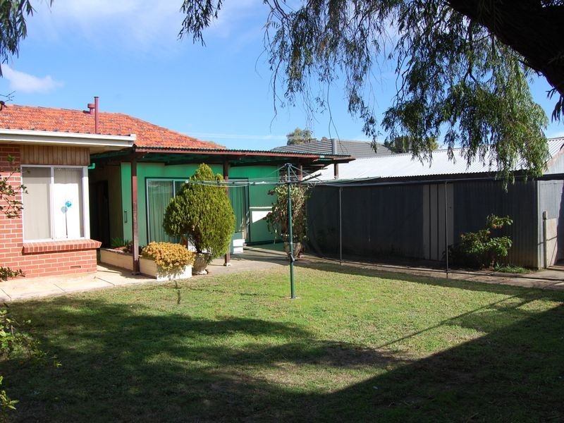28 Pildappa Avenue, Park Holme SA 5043