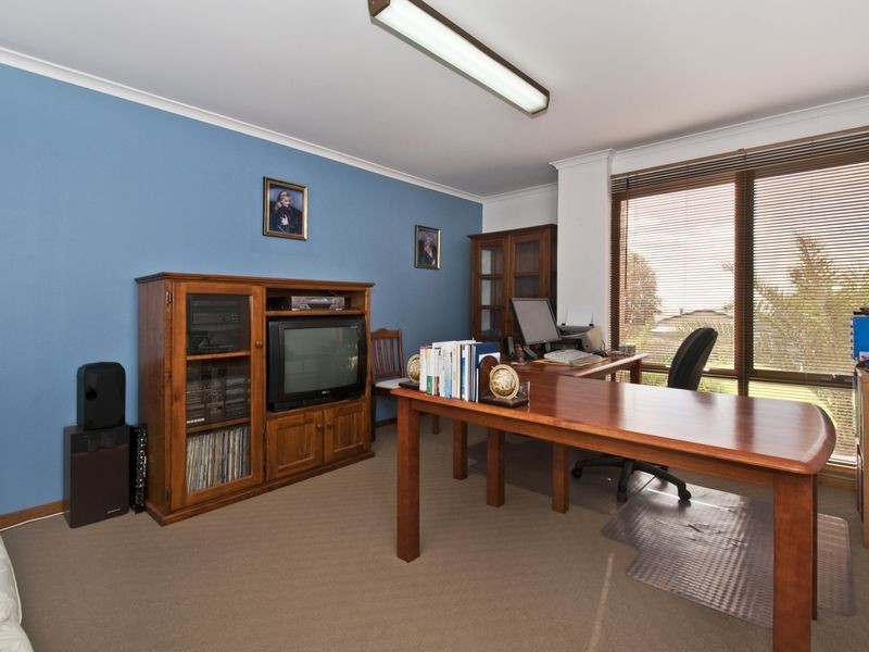 32 Kurnabinna Terrace, Hallett Cove SA 5158
