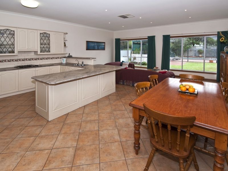 8 Brooklyn Avenue, Glenelg North SA 5045