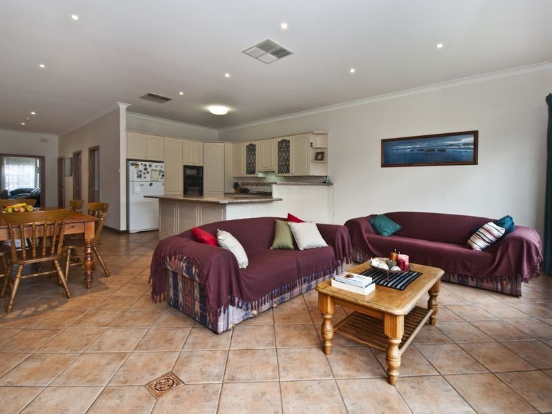 8 Brooklyn Avenue, Glenelg North SA 5045