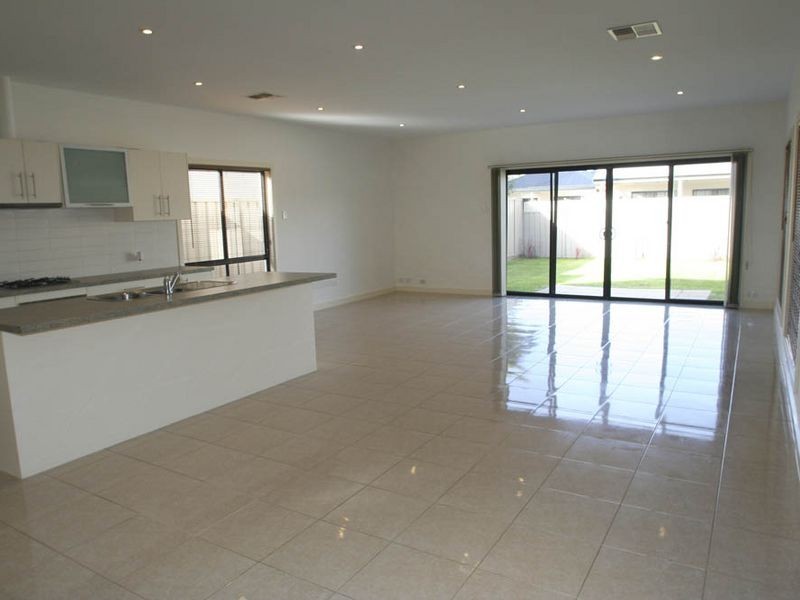 25A Webb St, Henley Beach SA 5022