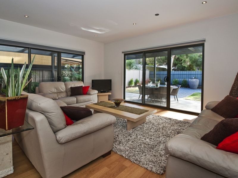 12 Clovelly Avenue, Glenelg North SA 5045