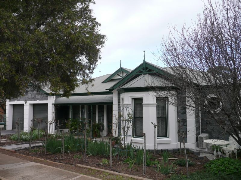 8A Moy Avenue, Warradale SA 5046