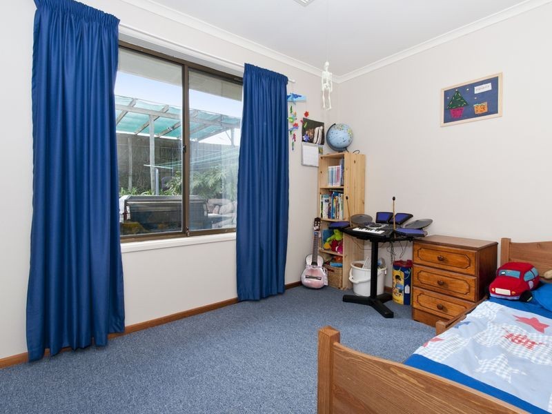 18 Wistow Crescent, Trott Park SA 5158