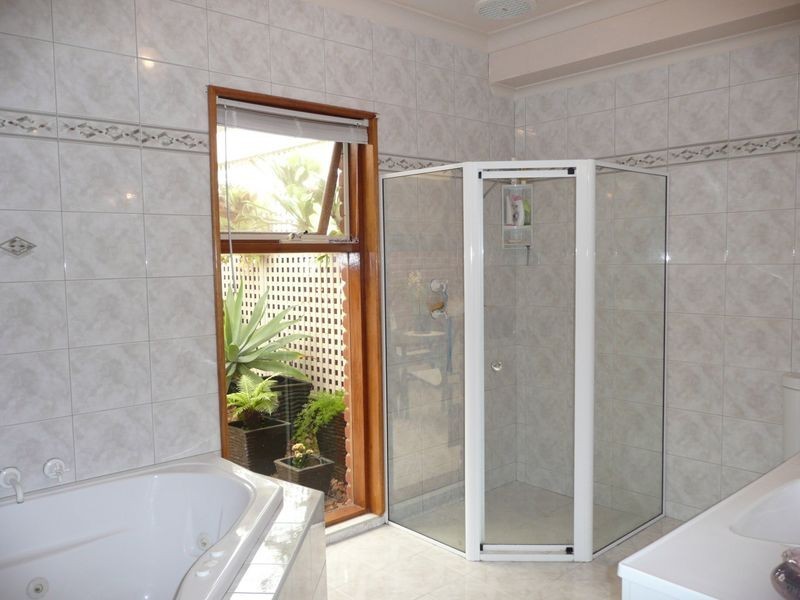 27 Lord Hobart Way, West Lakes SA 5021