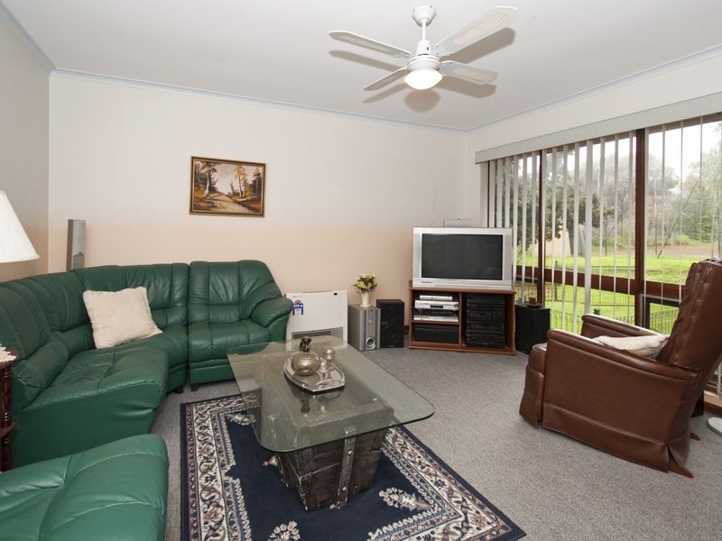 42 Karoona Cres, Seacombe Heights SA 5047