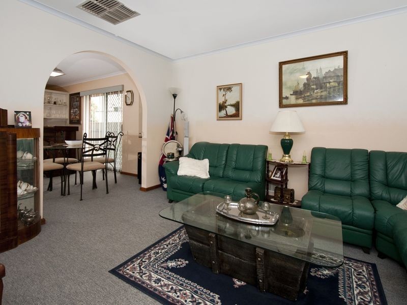 42 Karoona Cres, Seacombe Heights SA 5047