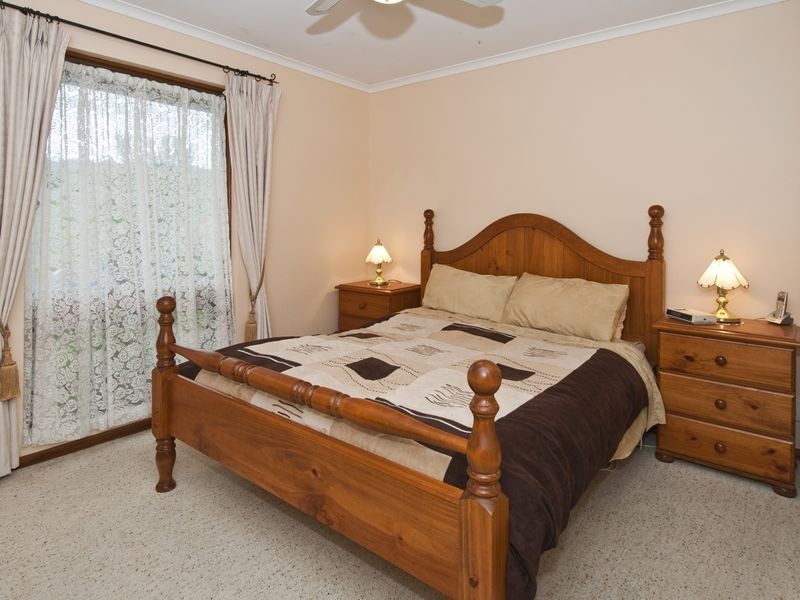 42 Karoona Cres, Seacombe Heights SA 5047