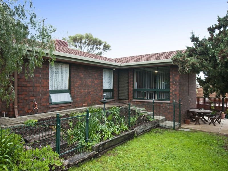 42 Karoona Cres, Seacombe Heights SA 5047