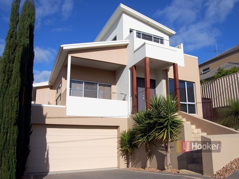 11 Barton Avenue, Kingston Park SA 5049