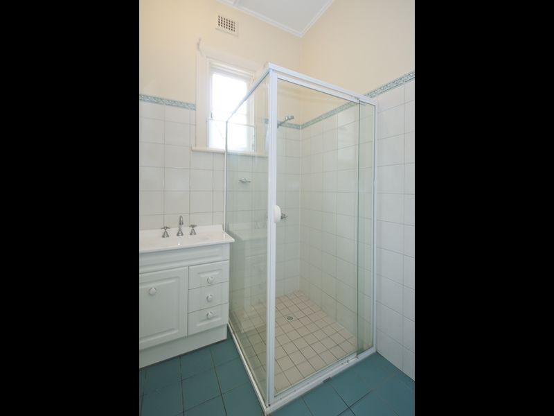 9 Price Avenue, Lower Mitcham SA 5062