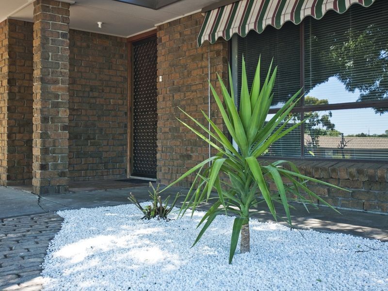 4 Rosemont Ave, Woodcroft SA 5162