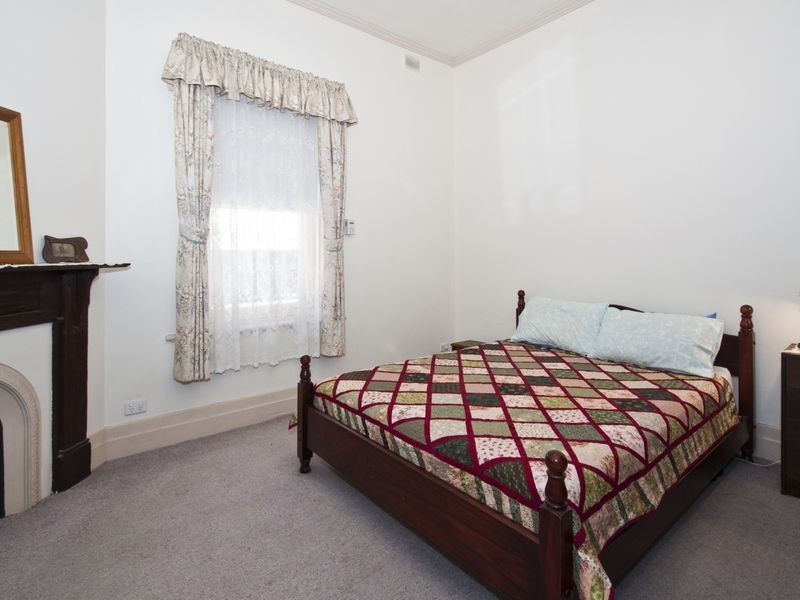 21 Roberts Street, Birkenhead SA 5015