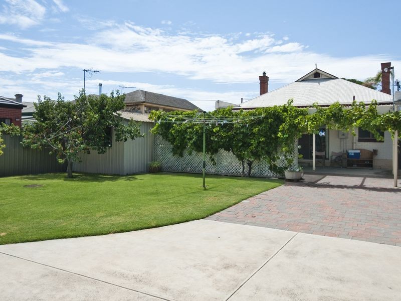 21 Roberts Street, Birkenhead SA 5015