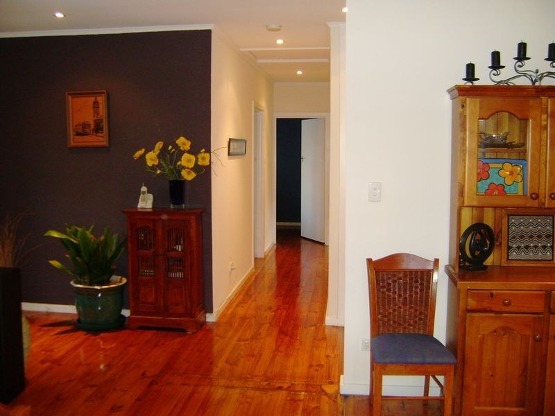 6 Oakmont Crescent, Novar Gardens SA 5040