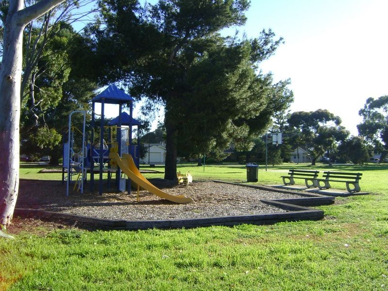 6 Oakmont Crescent, Novar Gardens SA 5040