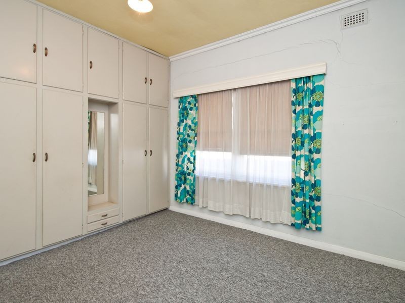 30 Surrey Road, Keswick SA 5035