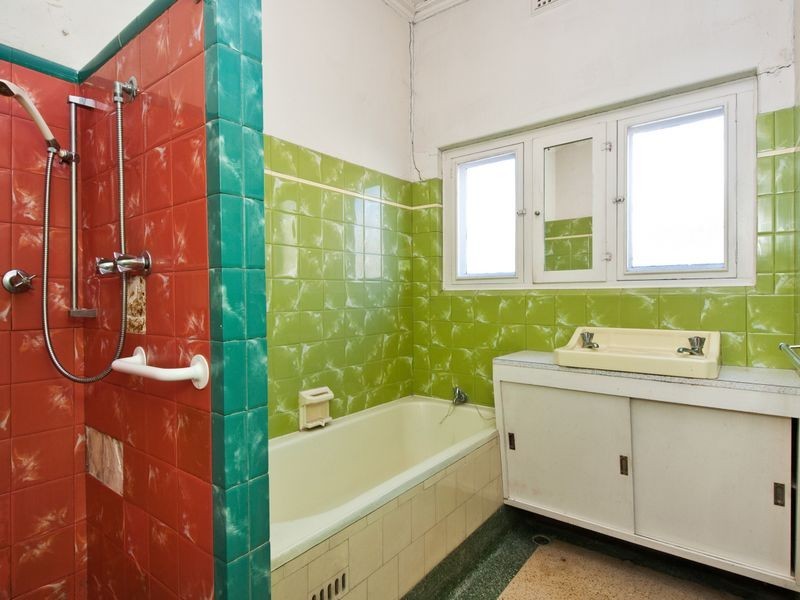 30 Surrey Road, Keswick SA 5035
