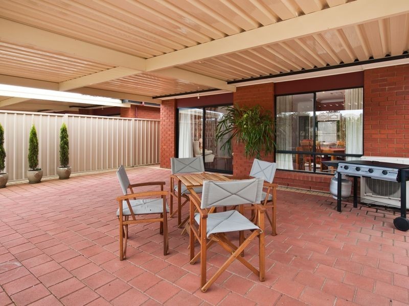 6 McQuillan Avenue, Renown Park SA 5008