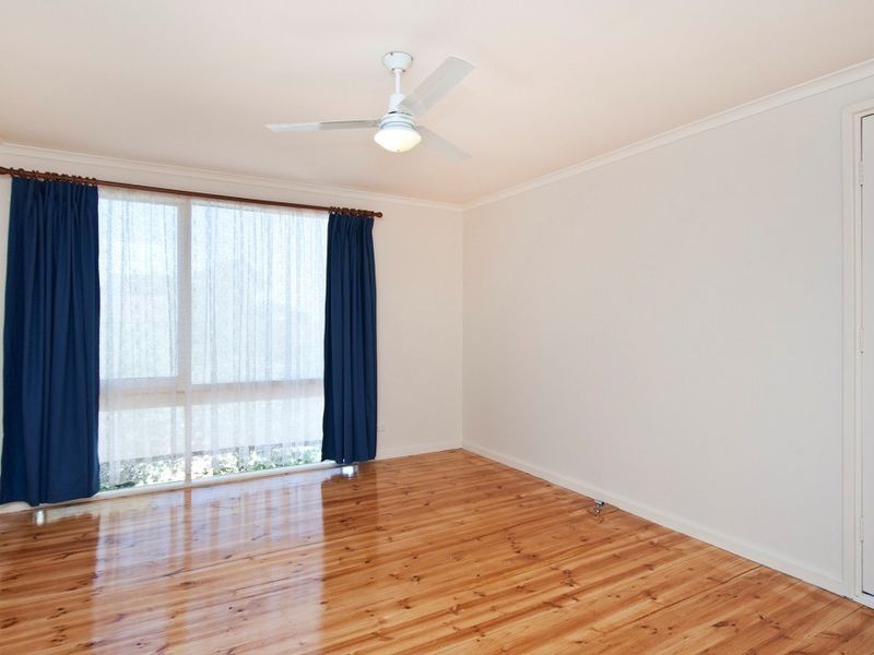 4 Redcraze Street, Aberfoyle Park SA 5159