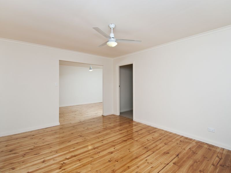 4 Redcraze Street, Aberfoyle Park SA 5159