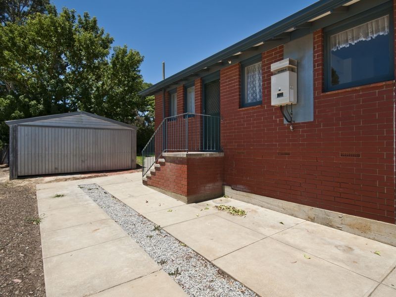 4 Redcraze Street, Aberfoyle Park SA 5159