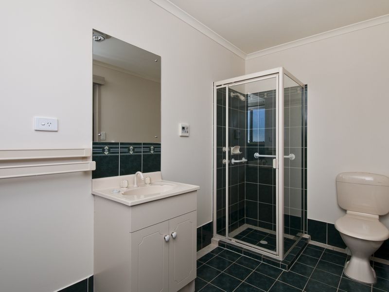 4 Redcraze Street, Aberfoyle Park SA 5159