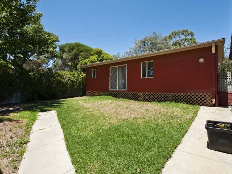 4 Redcraze Street, Aberfoyle Park SA 5159