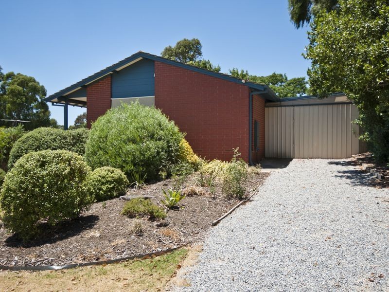 4 Redcraze Street, Aberfoyle Park SA 5159