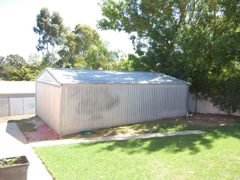 4 Redcraze Street, Aberfoyle Park SA 5159