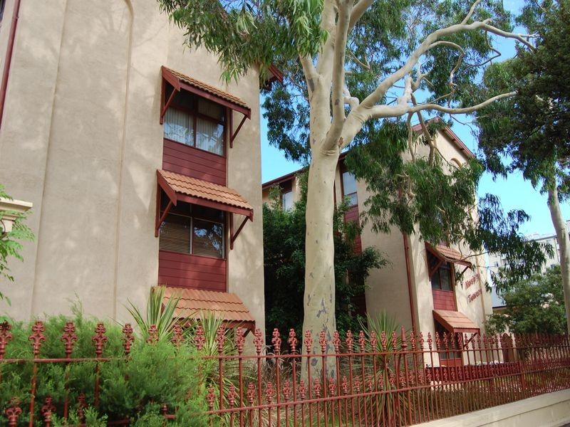 4/23 Moseley Street, Glenelg SA 5045