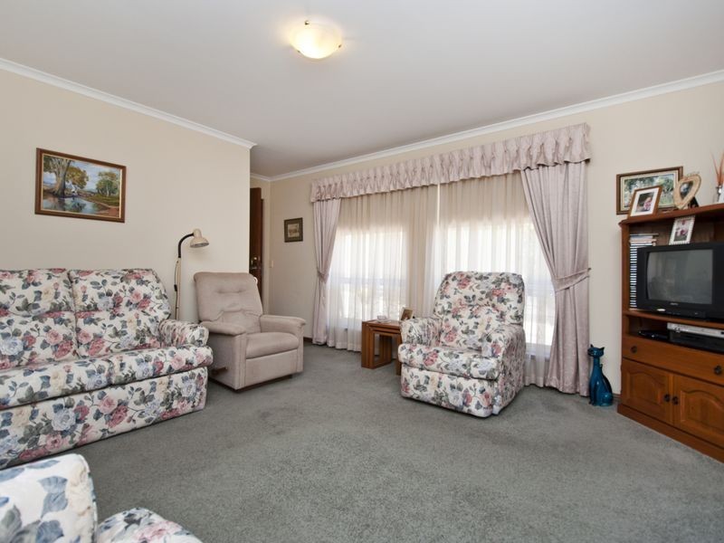 1/8 Gilbertson Road, Seacliff Park SA 5049